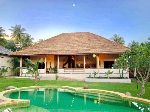 Baan Thamarchat 3 Villas 13 Bedrooms & Shala