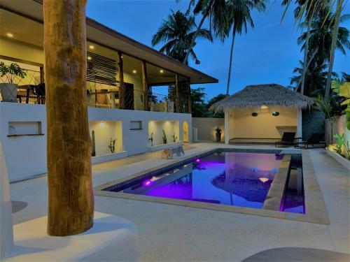 Baan Thamarchat 3 Villas 13 Bedrooms & Shala