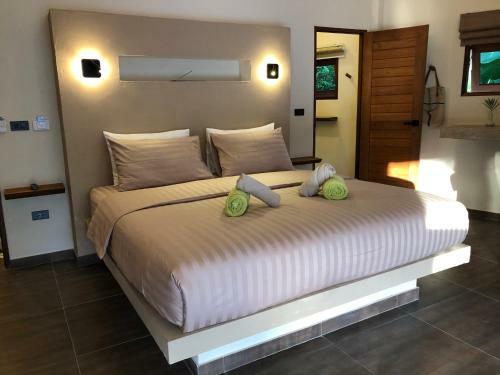 Baan Thamarchat 3 Villas 13 Bedrooms & Shala