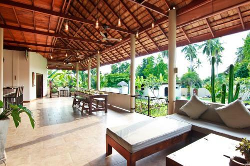 Baan Thamarchat 3 Villas 13 Bedrooms & Shala
