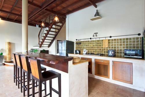 Baan Thamarchat 3 Villas 13 Bedrooms & Shala