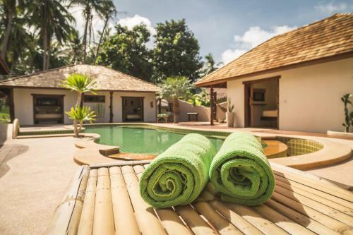 Baan Thamarchat 3 Villas 13 Bedrooms & Shala