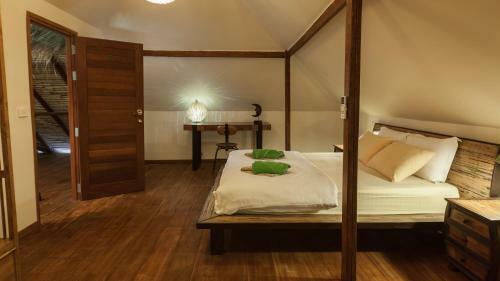 Baan Thamarchat 3 Villas 13 Bedrooms & Shala