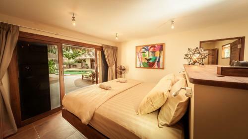 Baan Thamarchat 3 Villas 13 Bedrooms & Shala