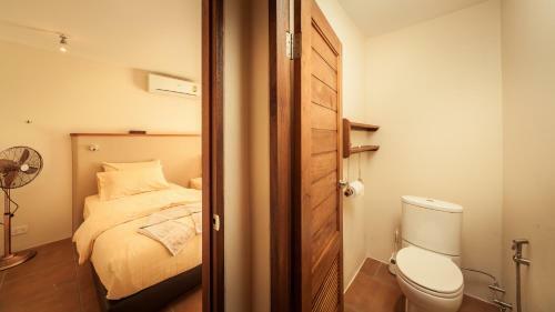 Baan Thamarchat 3 Villas 13 Bedrooms & Shala