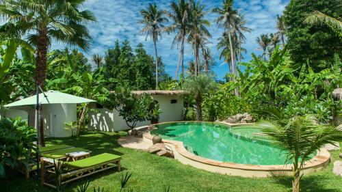 Baan Thamarchat 3 Villas 13 Bedrooms & Shala