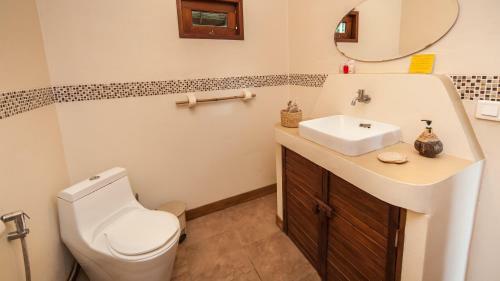 Baan Thamarchat 3 Villas 13 Bedrooms & Shala