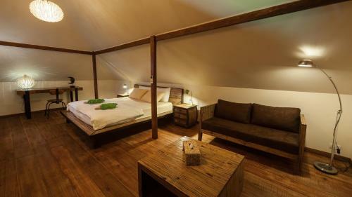 Baan Thamarchat 3 Villas 13 Bedrooms & Shala
