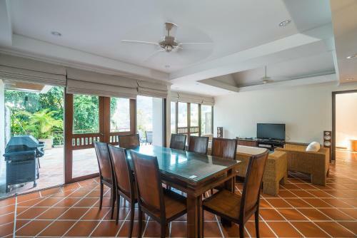Villas In Nakatani Village By Lofty