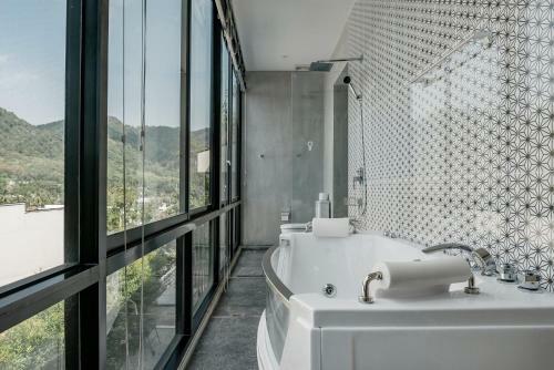 Woodpecker Villa - Kamala Beach