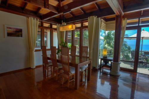 Luxury 5 Bedrooms Villa With Seaview Infinity Pool Overlooking Surin Beach