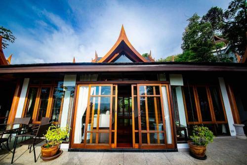 Luxury 5 Bedrooms Villa With Seaview Infinity Pool Overlooking Surin Beach