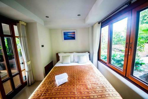 Luxury 5 Bedrooms Villa With Seaview Infinity Pool Overlooking Surin Beach