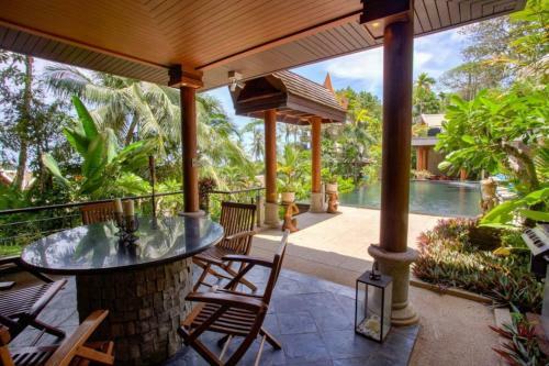 Luxury 5 Bedrooms Villa With Seaview Infinity Pool Overlooking Surin Beach