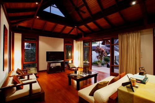 Gorgeous Thai Villa With Pool And Hilltop Seaviews