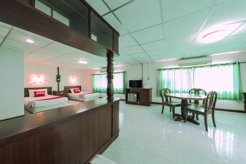 Oyo 468 Dumrong Town Hotel