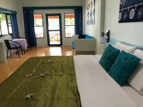 Hotel Cruiser Island Resort