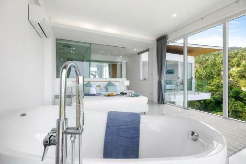 Emerald Villa 3 Br Sea Views