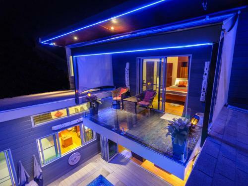 Stunning Villa With Ocean Views And Free Car