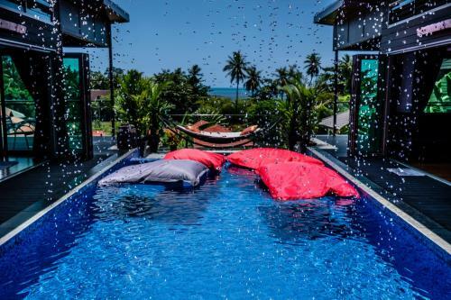 Stunning Villa With Ocean Views And Free Car
