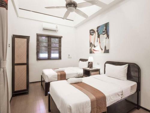 3 Bedroom Seafront Villa Island View