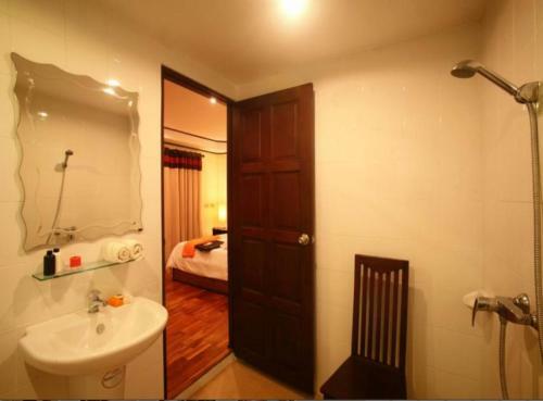 3 Bedroom Seafront Villa Island View