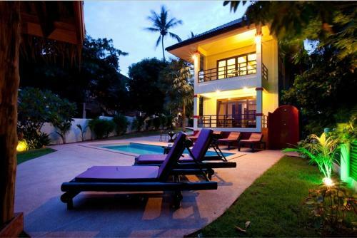 3 Bedroom Seafront Villa Island View