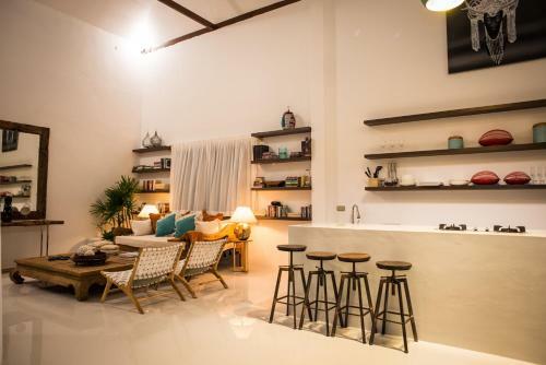 Teak Hill Pool Villa-michelia