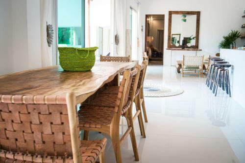 Teak Hill Pool Villa-michelia