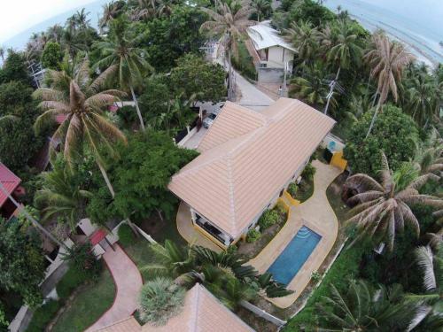 3 Bedroom Seafront Villa With Bay View Koh Phangan