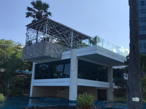 Apartamento Luxurious Beachfront Pattaya