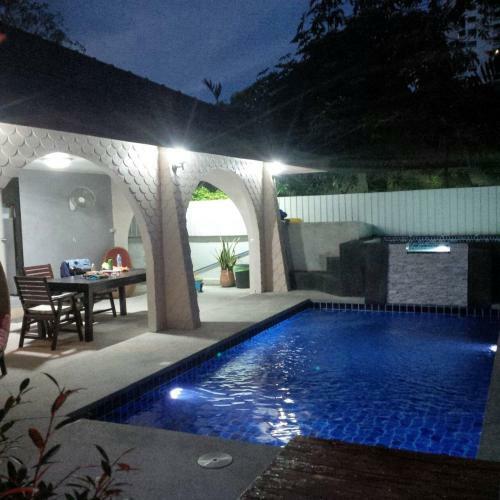 Hotel Villa Rosa With Private Pool And Jacuzzi