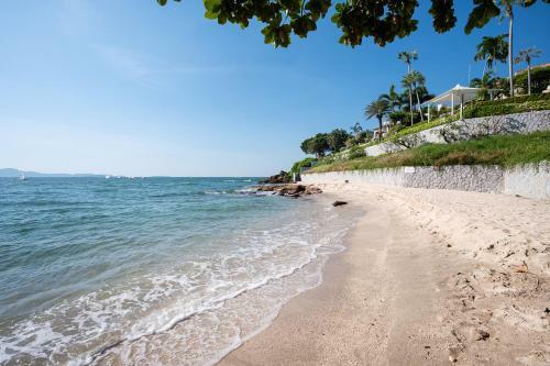 Majestic Residence Pool Villas 2 Bedrooms Private Beach