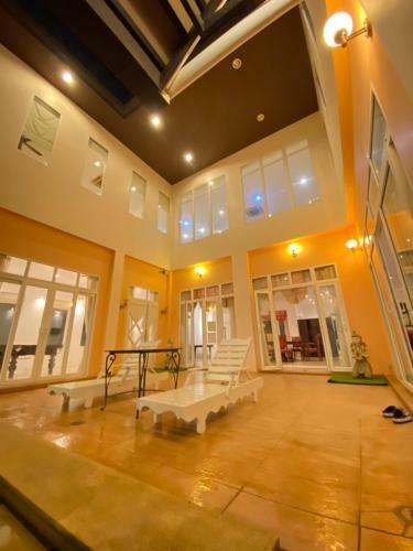 Villa Luxury Palace,beach 600m,bbq,karaoke,snooker