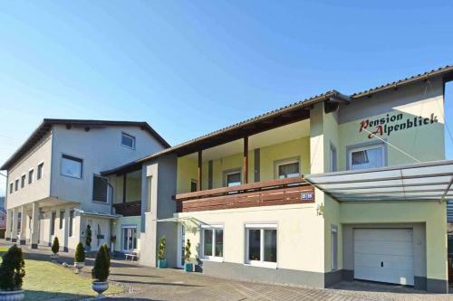 Sonniges Apartment Mit Balkon In Ruhelage