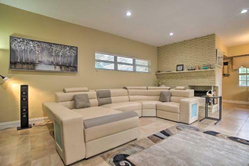 Hollywood Home With Bonus Apt Less Than 2 Mi To Beach!