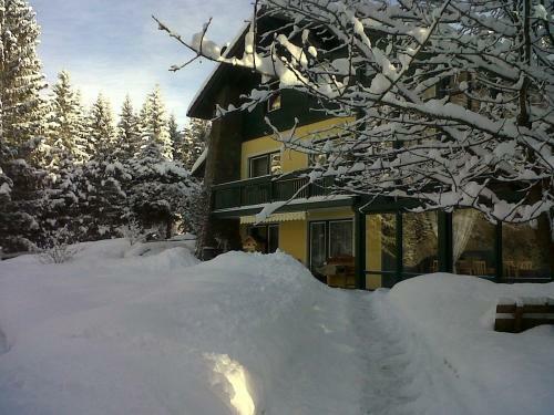 Apartamento Ferienwohnung Im P�lstal
