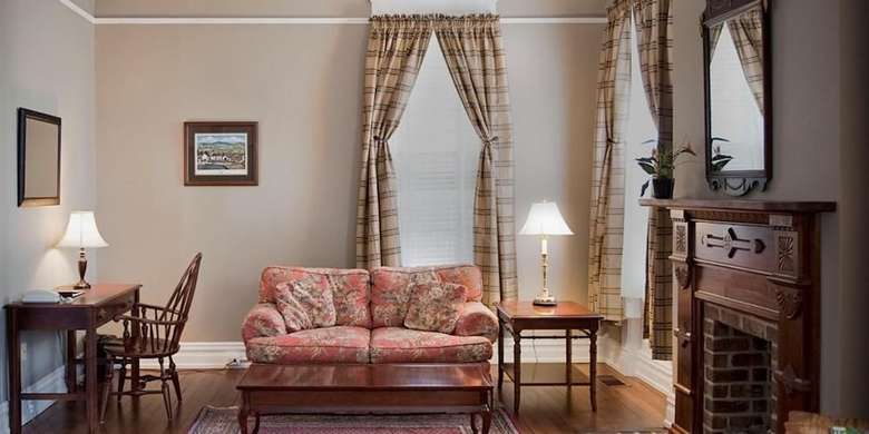 Bed & Breakfast Frederick House