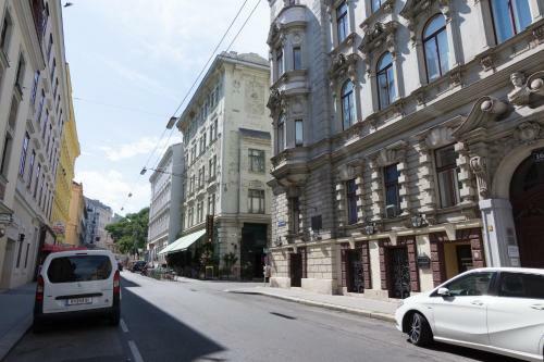 Modern Apartment At Rathaus