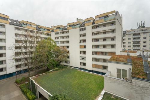Apartamento Spacious With Balcony