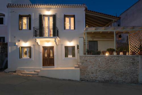 Nestor's Studio House