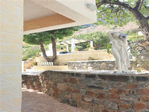 Entire Villa Full View 3 Bedrooms 3 Bathrooms 3 Kitchens