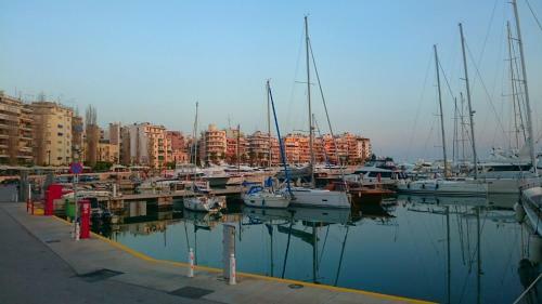 Modern Apartment In Piraeus