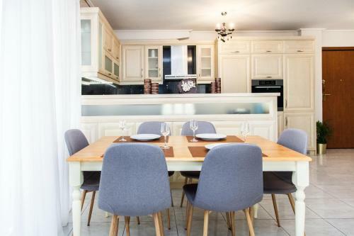 Apartamento Elegant & Spacious Apt. W/ Sea View!