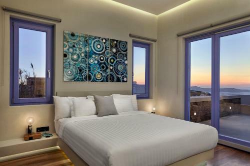 Villa Santorini Sky, Luxury Resort