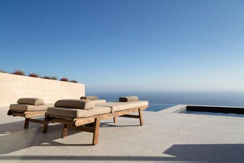 Villa Santorini Sky, Luxury Resort