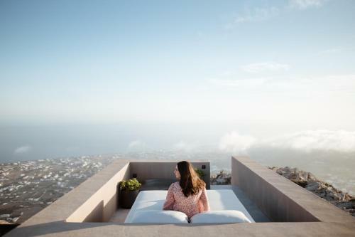 Villa Santorini Sky, The Lodge