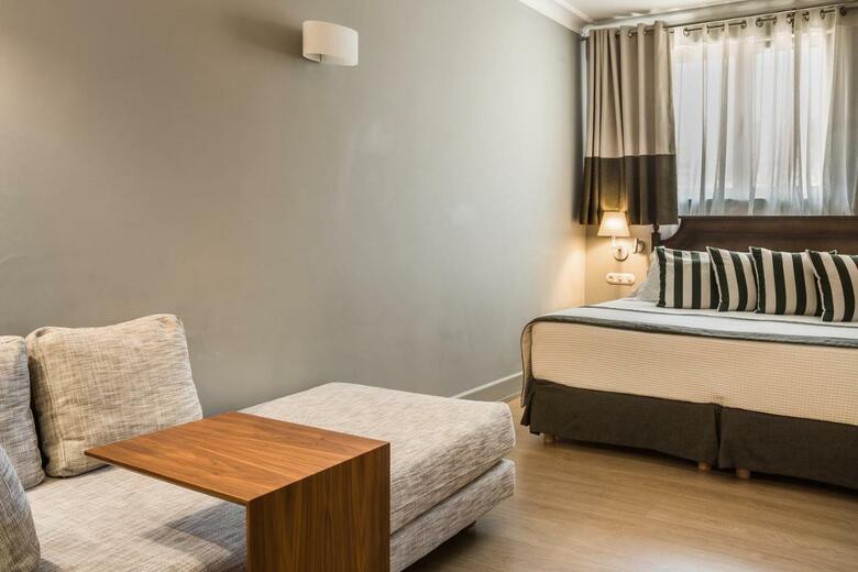 Aenos Hotel