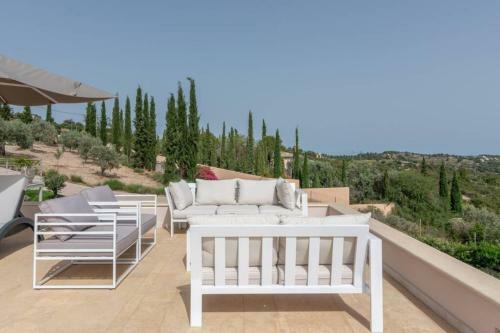 Luxury Private Villa With Outstanding 180� Seaview