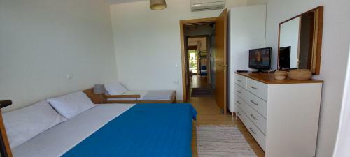 Lovely Maisonette Right In Front Of The Sea